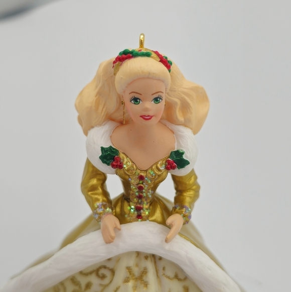 Vintage 1994 Hallmark Keepsake Holiday Barbie Christmas Ornament - Picture 5 of 6